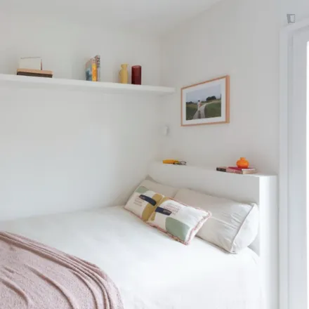 Rent this 8 bed room on Calle de la Sierra Bullones in 19, 28029 Madrid