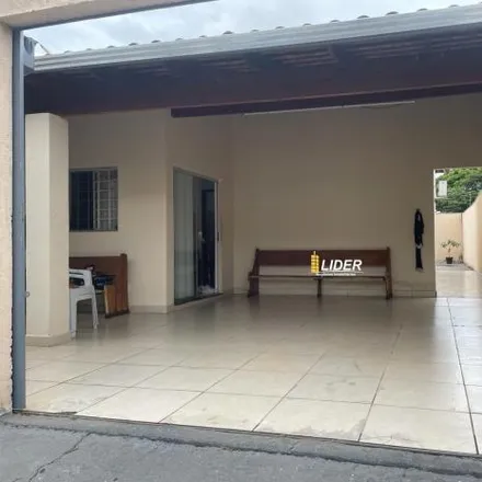 Buy this 3 bed house on Rua Kátia Regina Cardoso in Santa Rosa, Uberlândia - MG