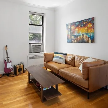 Image 1 - 28 Perry St Apt 4R, New York, 10014 - Townhouse for rent