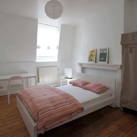 Rent this 6 bed apartment on Rue Fernand Séverin - Fernand Séverinstraat 59 in 1030 Schaerbeek - Schaarbeek, Belgium