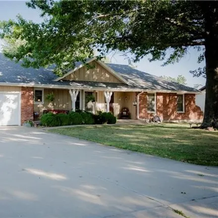 Buy this 3 bed house on 1306 Dekalb Drive in Cameron, MO 64429