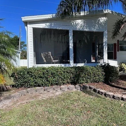 Buy this studio apartment on 445 Kings Lake Drive in DeBary, FL 32713