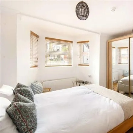 Image 6 - Wrens Park House, Mount Pleasant Lane, Upper Clapton, London, E5 9EW, United Kingdom - Apartment for sale