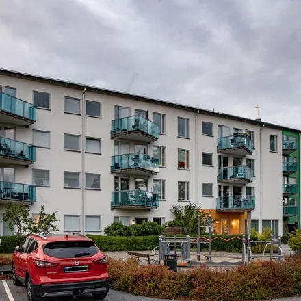 Rent this 3 bed apartment on Torggatan in 613 30 Oxelösund, Sweden