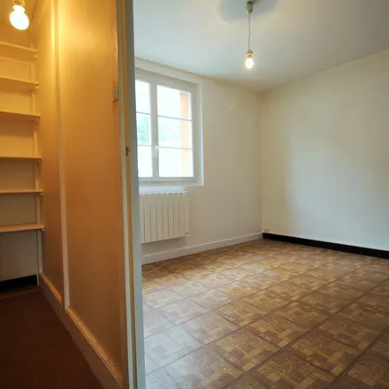 Image 3 - 1 Rue Vincent Faita, 30000 Nîmes, France - Apartment for rent
