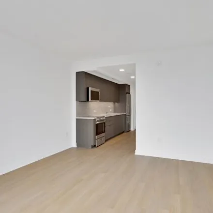 Rent this studio house on 18 6th Avenue in New York, NY 11217