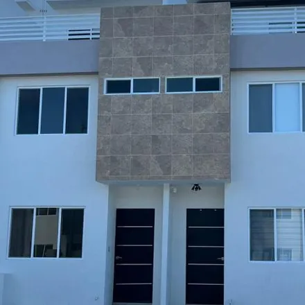 Rent this 3 bed house on Avenida 127 in Gran Santa Fe II, 77518 Cancún