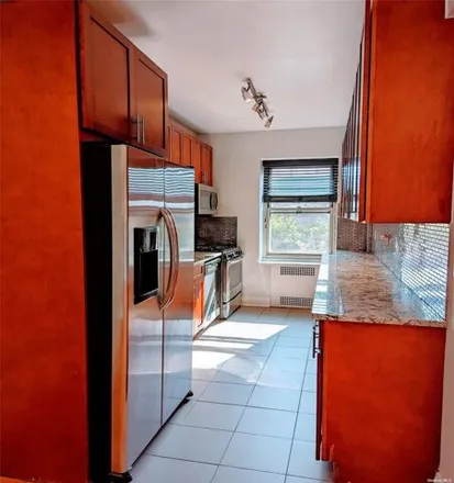 Image 2 - The Halsey House, 98th Place, New York, NY 11374, USA - Apartment for sale