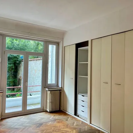 Rent this 1 bed apartment on Avenue Émile Bossaert - Émile Bossaertlaan 20 in 1081 Koekelberg, Belgium