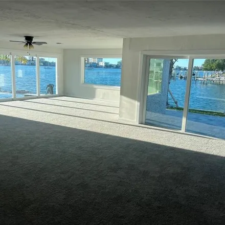 Image 3 - 100 Palm Island Northwest, Clearwater, FL 33767, USA - House for sale