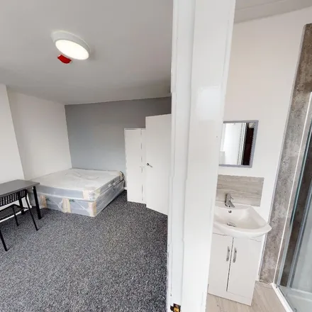 Image 4 - Beechwood Terrace, Leeds, LS4 2NG, United Kingdom - Apartment for rent