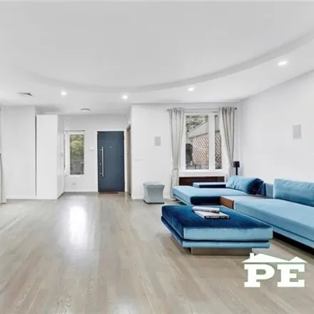 Image 3 - 2642 East 7th Street, New York, NY 11235, USA - House for sale