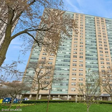 Buy this 2 bed condo on 3180 North Lake Shore Drive in 3150-3180 North Lake Shore Drive, Chicago