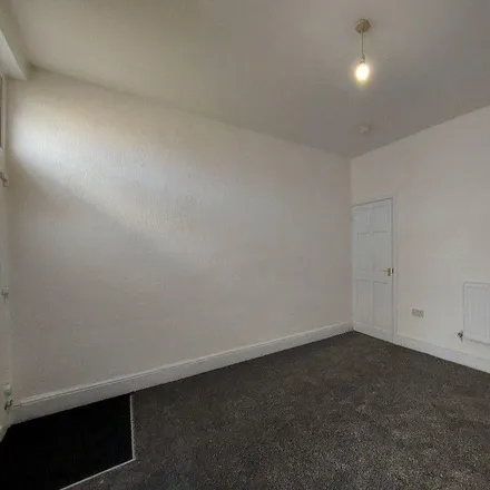 Image 2 - Every Street, Burnley, BB11 4LS, United Kingdom - Townhouse for rent
