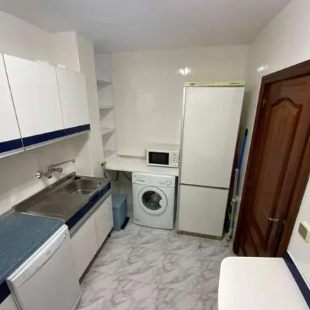 Rent this 3 bed apartment on Calle de la Hacienda de Pavones in 171, 28030 Madrid