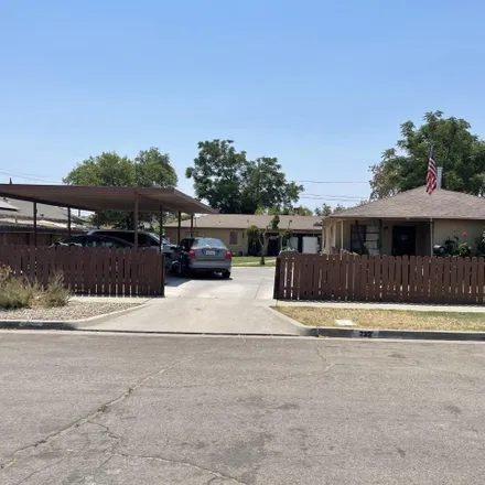 Buy this 4 bed duplex on 232 East San Joaquin Street in Fresno, CA 93706