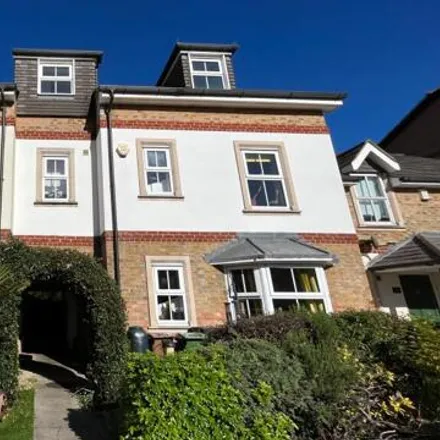Rent this 3 bed townhouse on Carew Academy in Church Road, London
