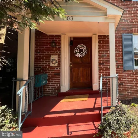 Image 2 - 203 Upton Street, Rockville, MD 20850, USA - House for sale