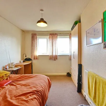Image 2 - 76 Conygre Grove, Bristol, BS34 7HZ, United Kingdom - Duplex for rent