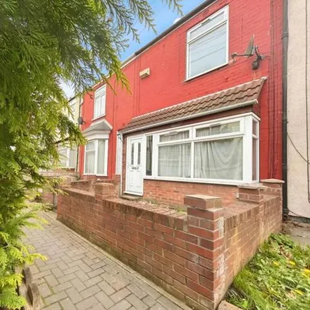 Rent this 2 bed townhouse on 4 Laburnum Grove in Hull, HU8 8ES