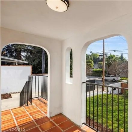 Image 4 - 2327, 2329 West Avenue 33, Los Angeles, CA 90851, USA - House for sale