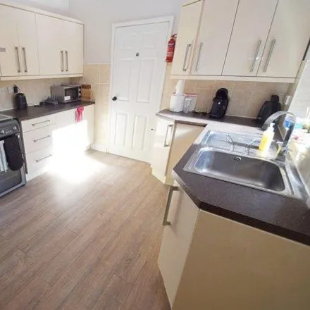 Rent this 4 bed room on Shell in Elgin Street, Stoke