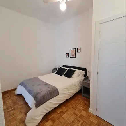 Image 3 - Calle de Altamirano, 36, 28008 Madrid, Spain - Apartment for rent