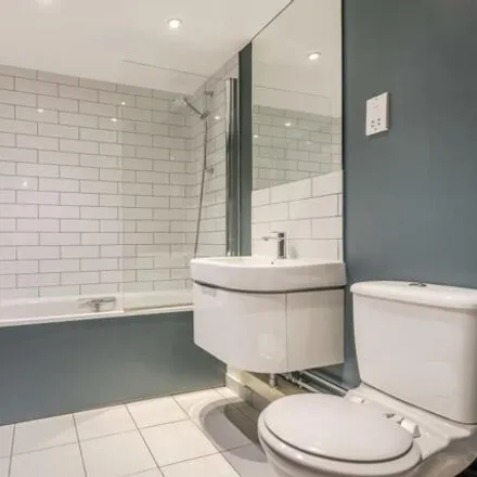 Image 5 - Station Court, Townmead Road, London, SW6 2FG, United Kingdom - Apartment for sale