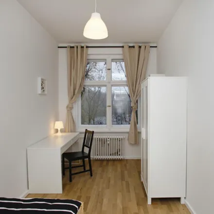 Rent this 4 bed room on Tonerdumping in Müllerstraße 30, 13353 Berlin