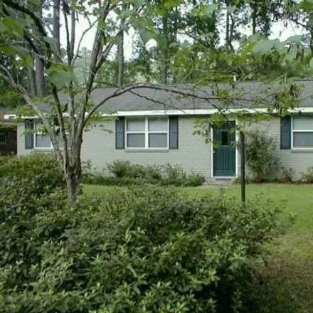 Rent this 3 bed house on 562 East 3rd Avenue in Covington, LA 70433
