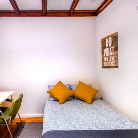 Rent this 6 bed room on Rua do Carvalhido 73 in Porto, Portugal