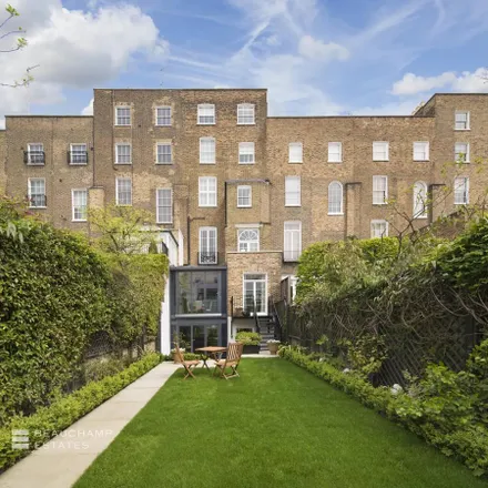 Rent this 6 bed townhouse on 8 Hanover Terrace in London, NW1 4RJ