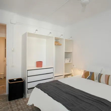 Image 5 - Carrer de l'Olivera, 08001 Barcelona, Spain - Apartment for rent
