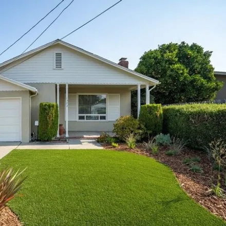 Rent this 2 bed house on 1383 Walnut Street in San Carlos, CA 94070