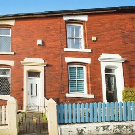 Buy this 2 bed townhouse on Abbotsford Avenue in Blackburn, BB2 3LZ