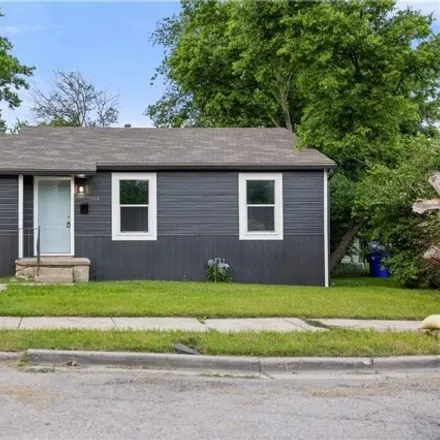 Buy this 3 bed house on 1824 Bell Street in Waco, TX 76711