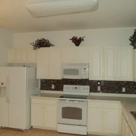 Image 4 - 9058 Water Tupelo Road, Fort Myers, FL 33912, USA - Townhouse for rent