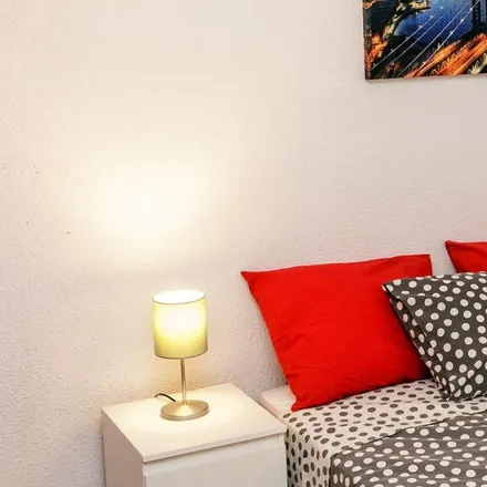 Rent this 6 bed room on Carrer de Muntaner in 306, 08001 Barcelona