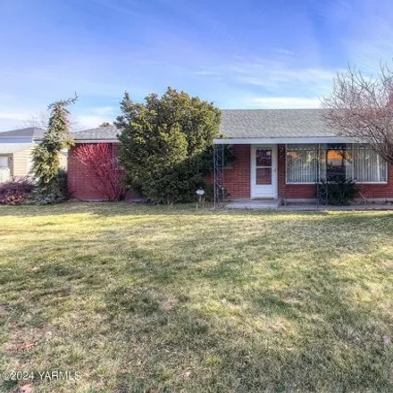 Buy this 3 bed house on 4480 Barge Street in Yakima, WA 98908