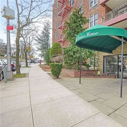 Image 3 - 241-20 Northern Boulevard, New York, NY 11362, USA - Apartment for sale