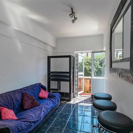 Image 3 - Guildford Place, Ryan Road, Cape Town Ward 57, Cape Town, 7700, South Africa - Apartment for rent