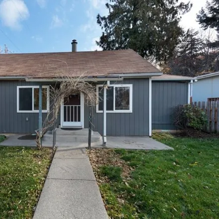 Buy this 3 bed house on 4990 Mc Isaac Drive in Parkdale, Hood River County
