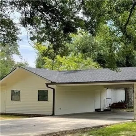 Rent this 3 bed house on 1100 South Jahncke Avenue in Covington, LA 70433