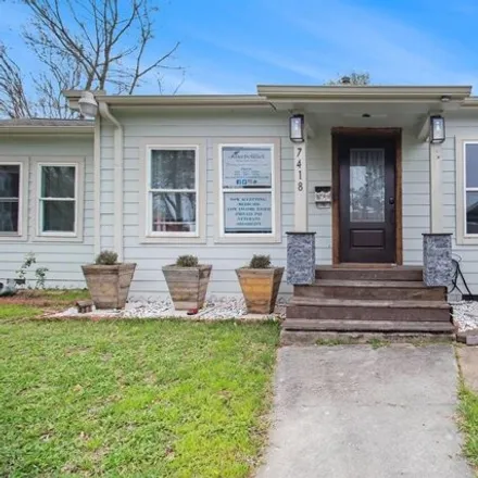 Rent this 3 bed house on 1324 Kellogg Street in Harrisburg, Houston