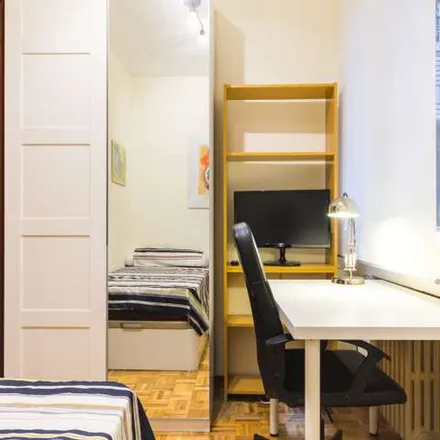 Rent this 5 bed apartment on Madrid in Calle del Doctor Esquerdo, 163