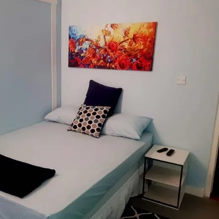 Rent this 1 bed house on Saint Lucia in Brisbane, Australia
