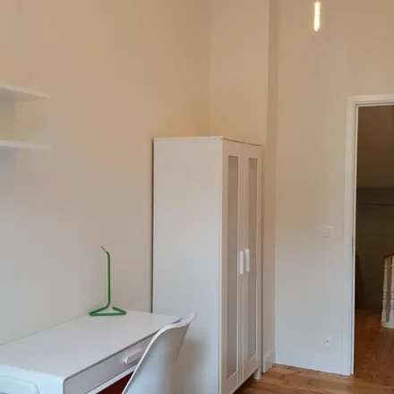 Rent this 5 bed apartment on Avenue Limbourg - Limbourglaan 10 in 1070 Anderlecht, Belgium