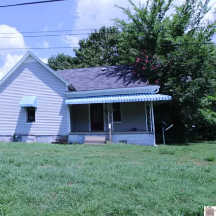 Buy this 3 bed house on 201 East Drive in Fulton, KY 42041