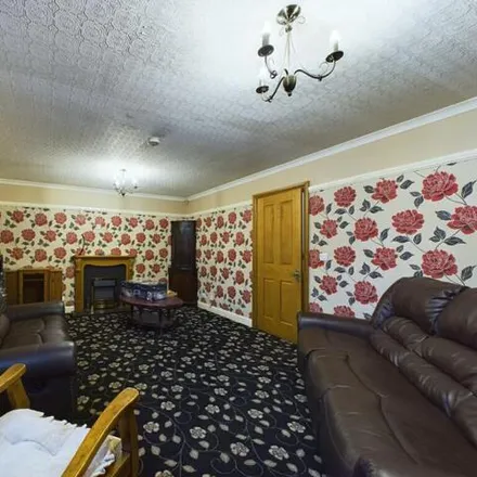 Image 6 - Carr Bottom Grove, Bradford, BD5 9AL, United Kingdom - House for sale