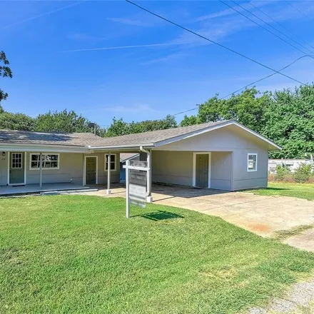 Buy this 3 bed house on Paris Drive in Grayson County, TX 75076